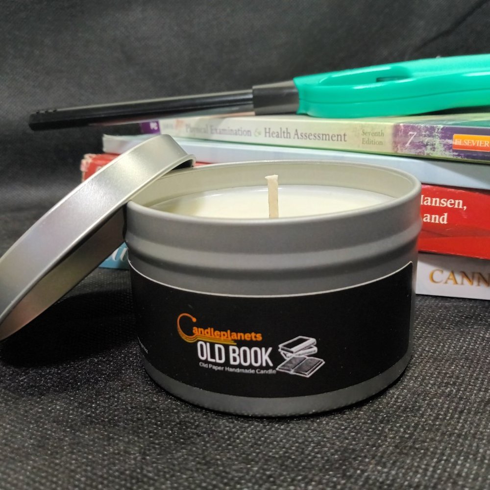 Old Books Scented 8oz